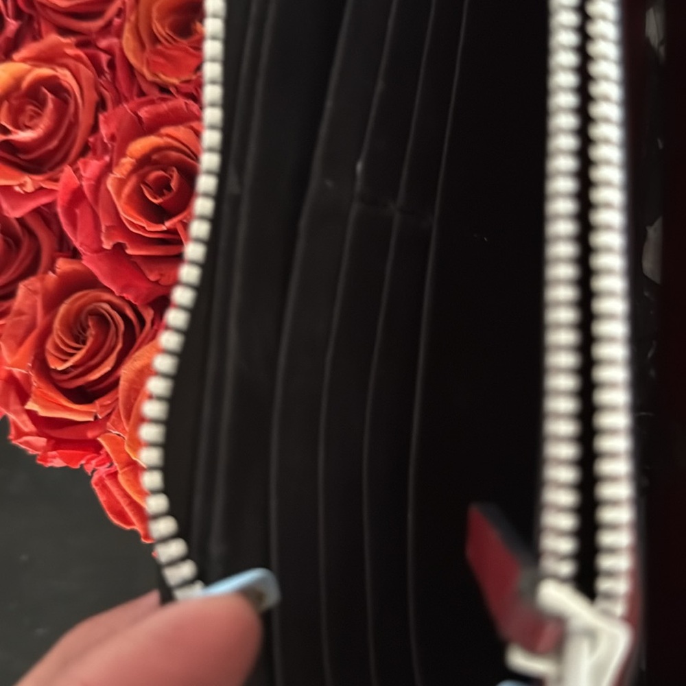 Valentino Wallet - Picture 7 of 11